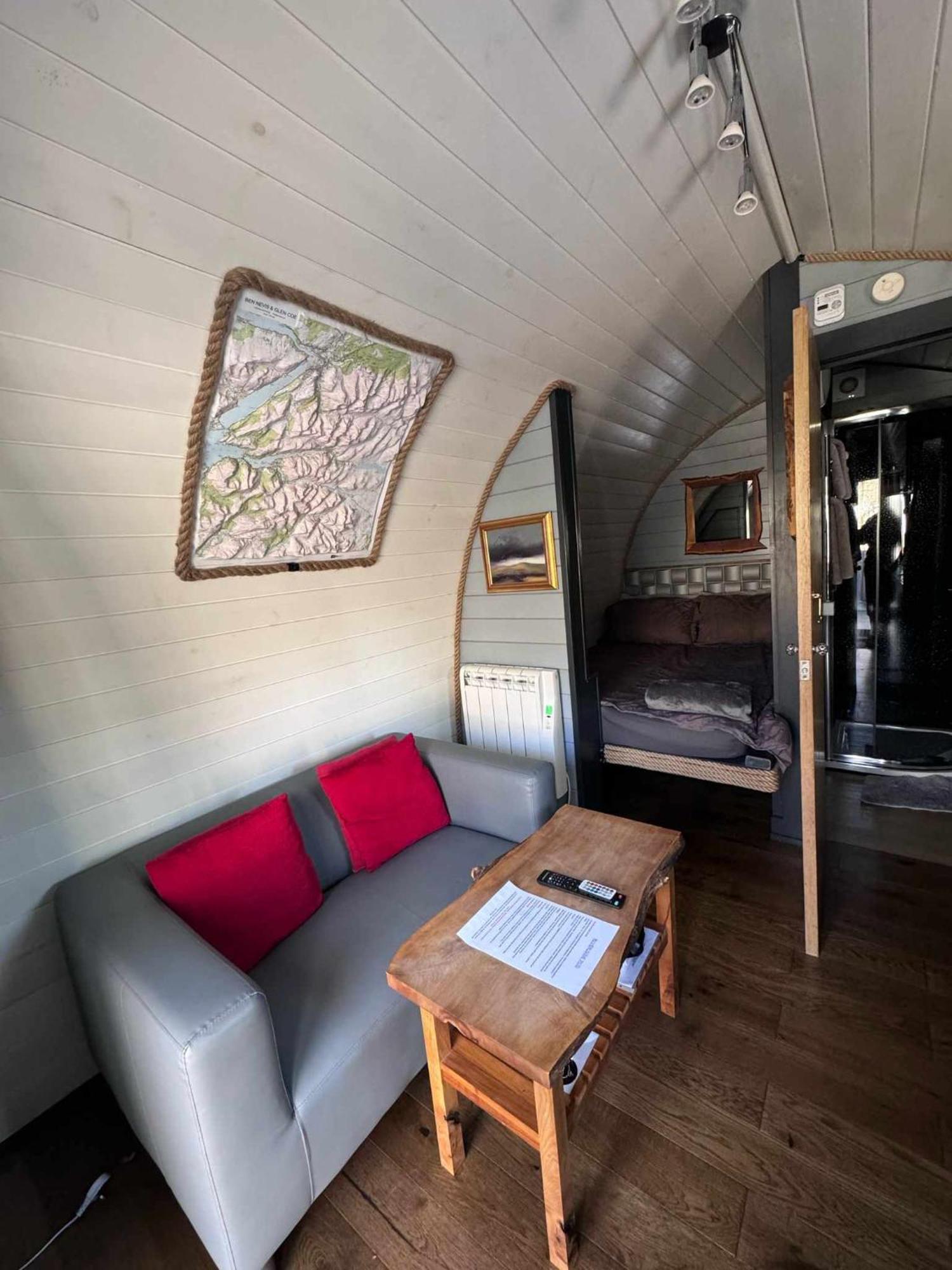 Riverside Pod, West Highland Way Holidays Кінлохлівен Екстер'єр фото